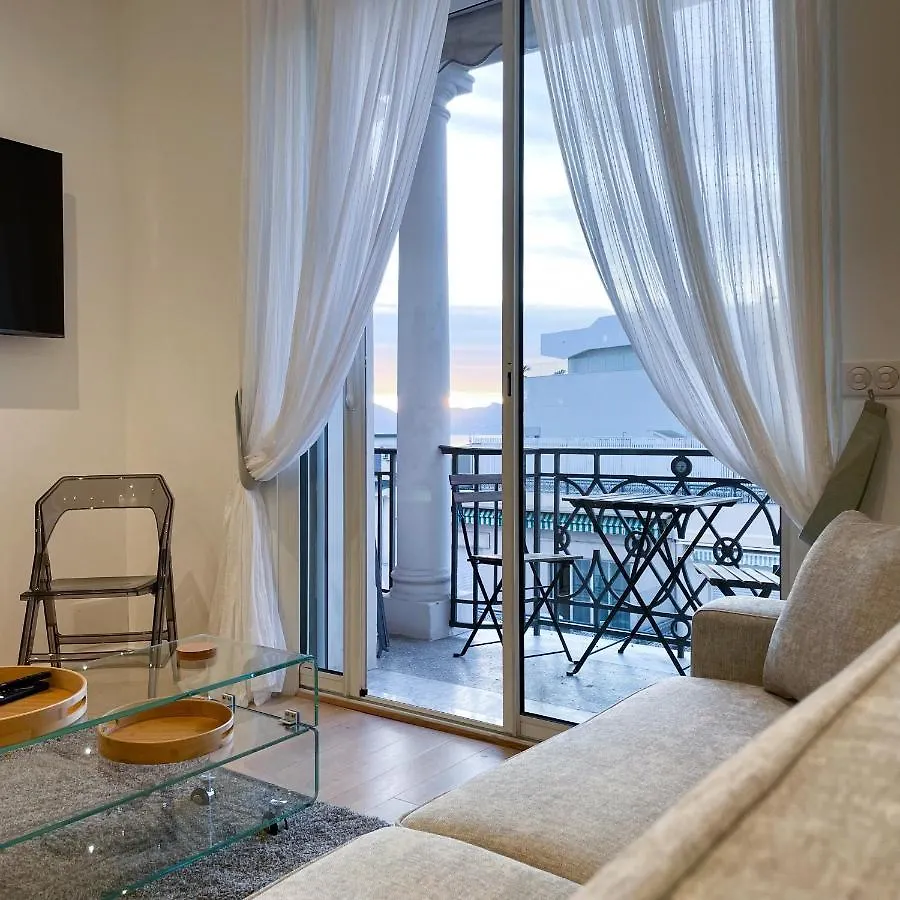 Appartement Croisette Vue Mer Laterale Cannes